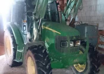 John Deere 5620 z ładowaczem czołowym oraz łyżką 2m