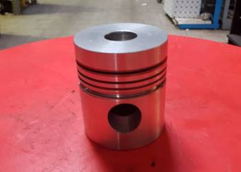 24510040 Tłok do silnika MTZ