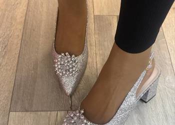 (40/41) Srebrne, bogato zdobione czółenka wieczorowe z odkrytą Pięta,Nowe