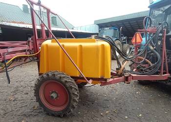Opryskiwacz ciągany 1200 l