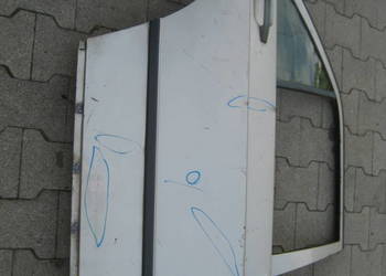 mercedes 190 w201 drzwi tył prawe uszkodzone