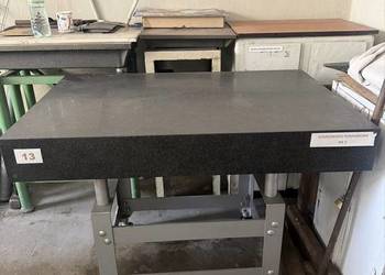 Płyta pomiarowa granitowa klasa 0 – 1205 × 800 × 155 mm + stojak