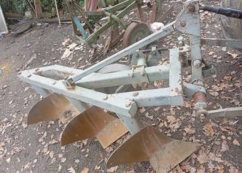 Pług 3 skibowy średni