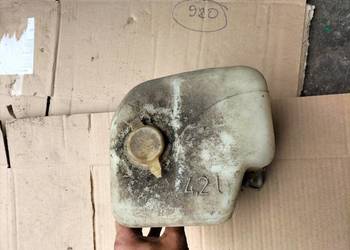 Zbiorniczek płynu spryskiwaczy golf 2 jetta 2