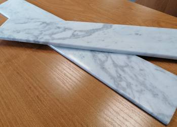 Cokół marmurowy przypodłogowy CARRARA BIANCO wys. 8 cm