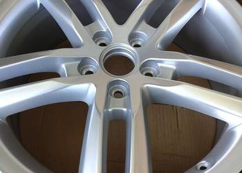 Nowa orginalna alufelga Audi Q 3