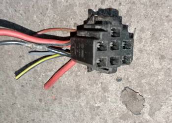 Płaska obudowa kontakt 357953631 volkswagen