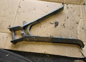 Podnozki centralne romet komar