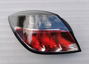Lampa Lewy Tył Tylna Lewa Opel Astra H Hatchback 13252443
