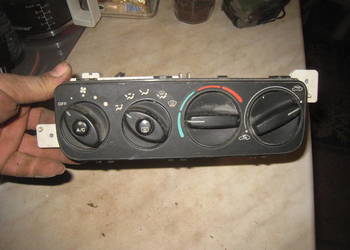 Panel sterowania nawiewów nadmuchu klimatyzacji Chrysler Stratus I 95-01