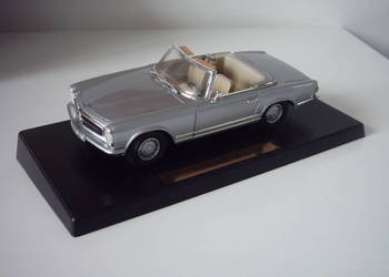 Model Mercedes-Benz W 113 280 SL Pagode na Prezent