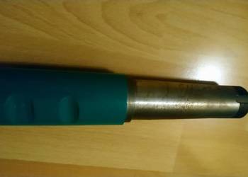 KK084110 oś koła oryginał Kverneland D50x238