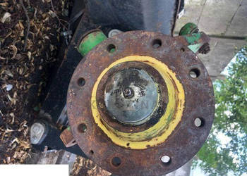 John Deere 6810