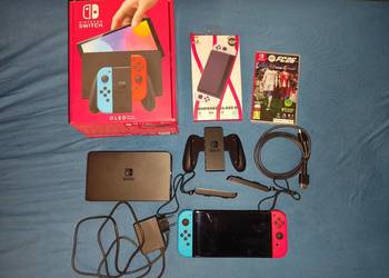 Sprzedam Nintendo Switch OLED + FIFA/EA SPORTS FC 26 + akcesoria