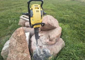Młot wyburzeniowy spalinowy udarowy Atlas Copco Cobra PROe do betonu