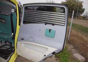 DRZWI PRAWE TYLNE E- KLASA W211 KARETKA AMBULANS DRZWI PRAWE TYLNE E- KLASA W211 KARETKA AMBULANS
