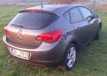 Astra 1.4 turbo 11r 2 komplety kół zamiana