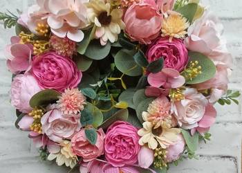 Dekoracyjny wianek na drzwi