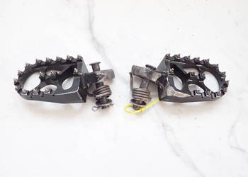 Podnóżki Kierowcy Sprężyny Sworznie Kawasaki KX 250 LE 2T 99-02r