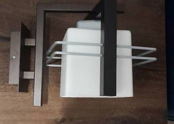 Kinkiet oswietleniowy na ścianę.