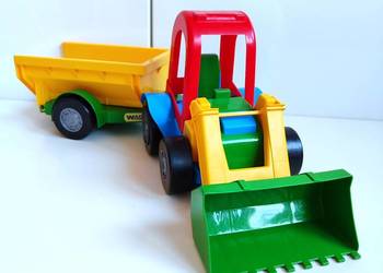 Nowy traktor - ładowarka z przyczepą  Wader