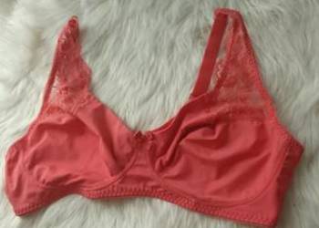 Biustonosz damski różowy koronka 95C