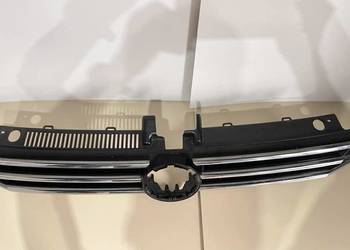 VW TOURAN ATRAPA ZDERZAKA 5TA853653B