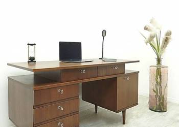 Zabytkowe biurko PRL. Po profesjonalnej renowacji.