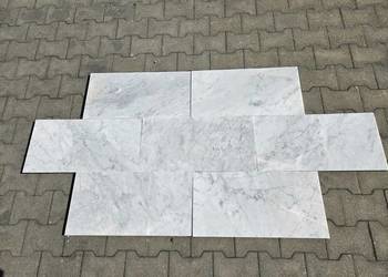 Płytka marmurowa Carrara Bianco 60x30x2 matowa - II gatunek