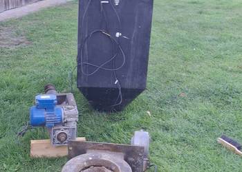 Zasobnik na opał,sterownik elektryczny, motoreduktor z silnikiem,dmuchawa,