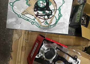 Cylinder oraz uszczelki na cały silnik Yamaha R125