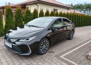 Toyota Corolla 1,8 Hybrid Salon PL, niski przebieg, bogata wersja