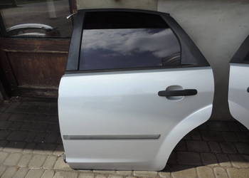 FORD FOCUS MK2 HB 5D DRZWI LEWY TYŁ KOLOR O3