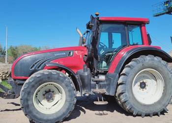 Ciągnik rolniczy Valtra T152, moc 150 KM