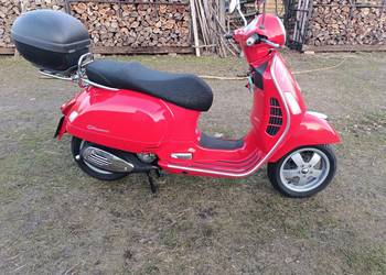 Piaggio Vespa GTS 250