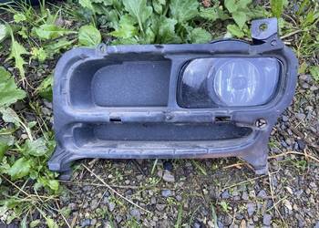 Halogen kompletny Lewy Avensis T25 przeciwmgielny