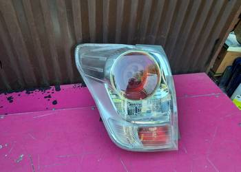 Toyota  verso 13r lampa tylna lewa led nowa