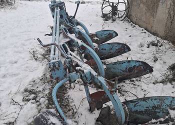 Sprzedam pług zagonowy cztero-skibowy +, pięknie kryje, odkłodnie w bardzo