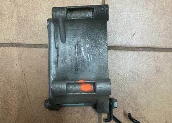 Łapa mocowanie sprężarki VW T4 2.5 TDI  074260887C