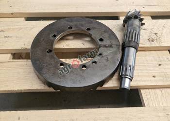 Wałek atakujący z kołem John Deere  5400, 5500