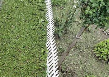 Płotek ogrodowy plastikowy.