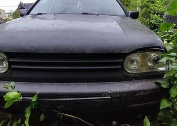 Volkswagen Golf 3 uszkodzony