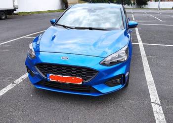 Ford Focus ST LINE.