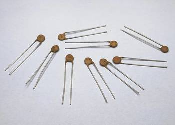 Kondensator 1nF 250V CERAD