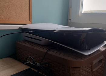 PS5 z napędem nieuzywane+ pad + dużo gier