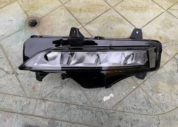 Sprzedam dwie lampy P/L przeciwmgielne