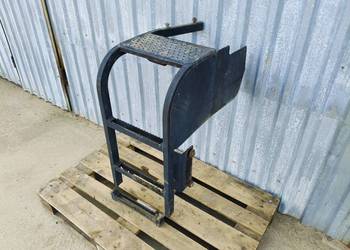 CLAAS AXION 810-850 C-MATIC A09 13r STOPNIE KABINY PRAWA STRONA 0012602840