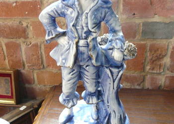 Figurka porcelanowa mężczyzny