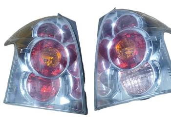 Toyota Corolla Verso lampy tylne lewa i prawa