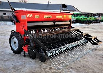 Siewnik Zbożowy Stopkowy Talerzowy Euro-Masz 3m; Ozdoken; Agro-masz